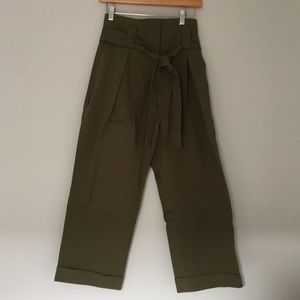 Olive Highwaisted belted pants with ties Small